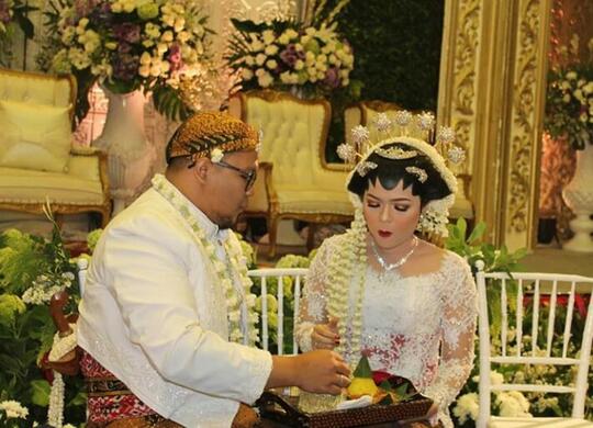 Tradisi Suku Jawa Yang Super Ribet, Namun Harus Dilestarikan Hingga Saat Ini