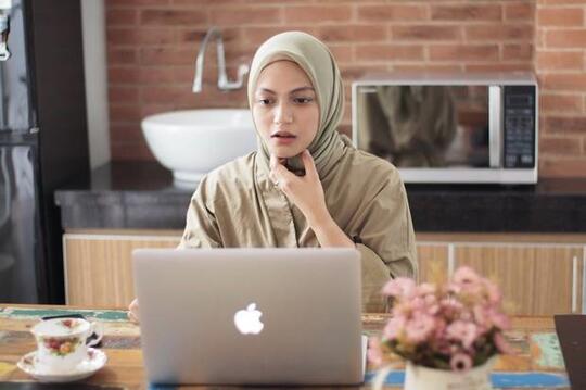 Daripada Gabut, Mending Menanam Di Dalam Rumah Yuk, Gan! Ternyata Ada Manfaatnya Loh!