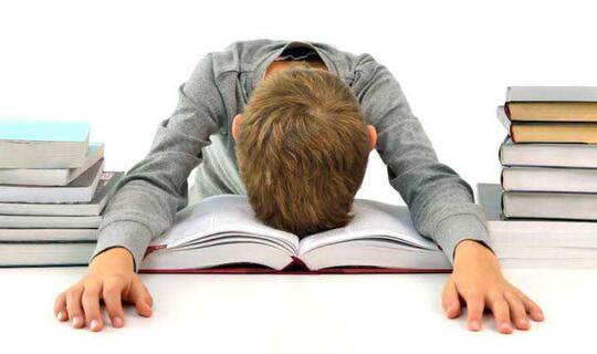 Kenapa Sih Males Baca Buku ?