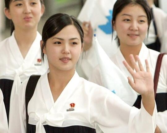 Ri Sol Ju: Sosok Istri Kim Jong Un yang 'Lumayan' Fashionable