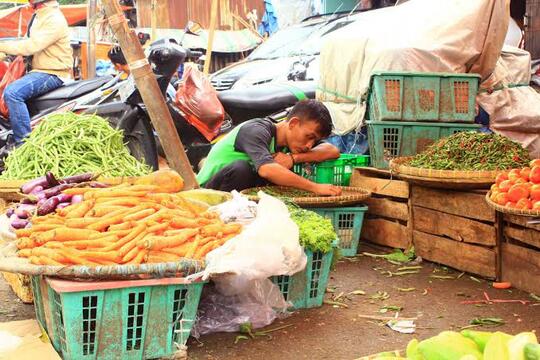 Jeritan Pedagang Kaki Lima Saat Mudik Dilarang karena Corona