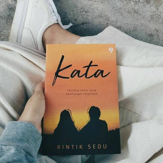 5 Rekomendasi Buku Yang Bisa Bikin Kamu Nyaman di Rumah Aja