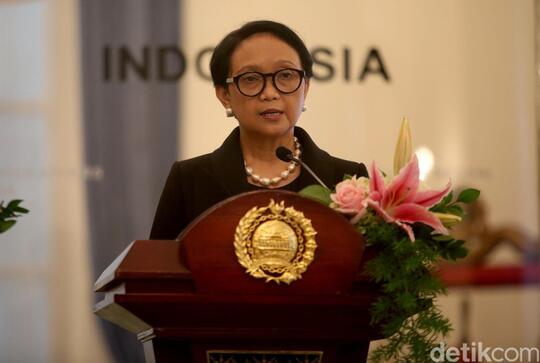 Menlu: 3 ABK Indonesia Dilarung atas Persetujuan Keluarga