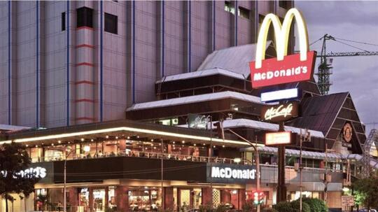 Ngumpul di Penutupan McDonald's Sarinah Selagi PSBB Itu NORAK, Ente Pada Mau ke RS?