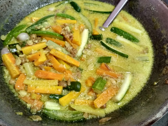Sayur Acar Kuning, Ada Bumbu Rahasia Penambah Selera Makan!