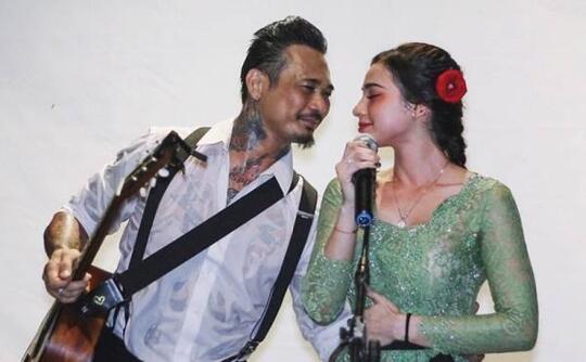 Bertahan di Tengah Pandemi Corona, Jerinx Andalkan Penghasilan Nora Alexandra