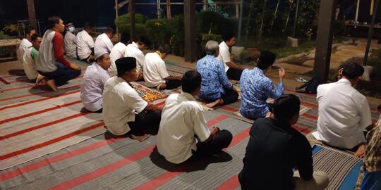 Serunya Santunan Hingga Bukber tetap jaga Sosial Distancing