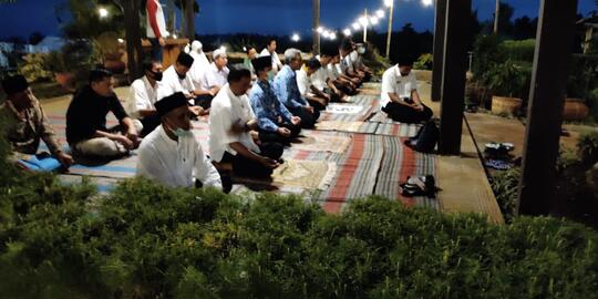 Serunya Santunan Hingga Bukber tetap jaga Sosial Distancing