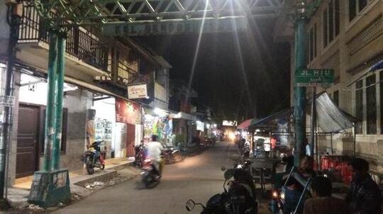 Pedagang Jengkel, Habib Umar Assegaf Suka Tutup Jalan saat Gelar Pengajian