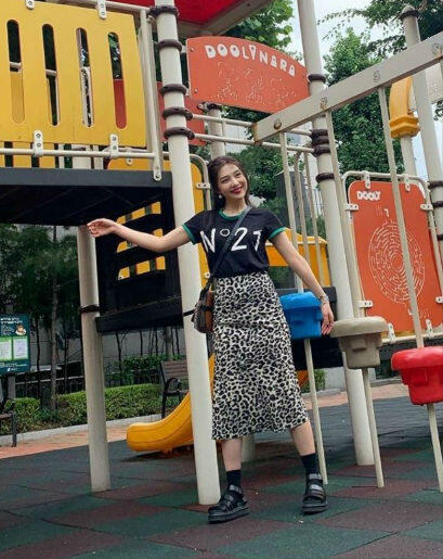 9 Inspirasi Busana Idol KPop Saat Musim Panas, Bikin OOTD Makin Hits!