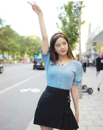 9 Inspirasi Busana Idol KPop Saat Musim Panas, Bikin OOTD Makin Hits!