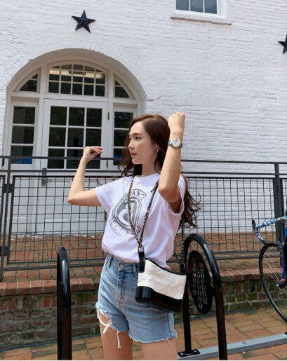 9 Inspirasi Busana Idol KPop Saat Musim Panas, Bikin OOTD Makin Hits!