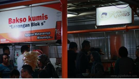 Bakso dan Es Podeng Asmara Di Blok S