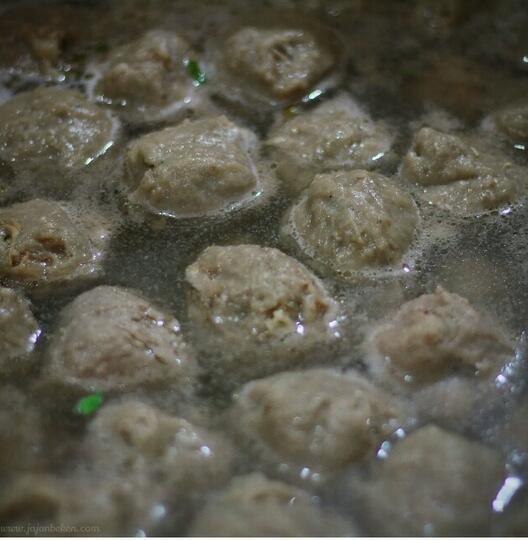 Bakso dan Es Podeng Asmara Di Blok S