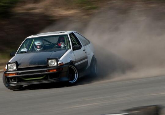 Kupas Tuntas AE 86: Mobil Penjual Tahu Yang Viral Di Anime Initial D,Ada Yang Ingat ?