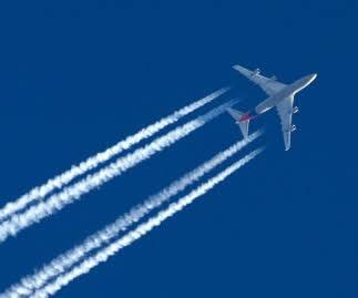 Kenapa Ada Jejak Pesawat Di Langit Yang Berwarna Putih?