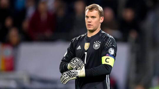 Manuel Neuer Catat 400 Penampilan di Bundesliga