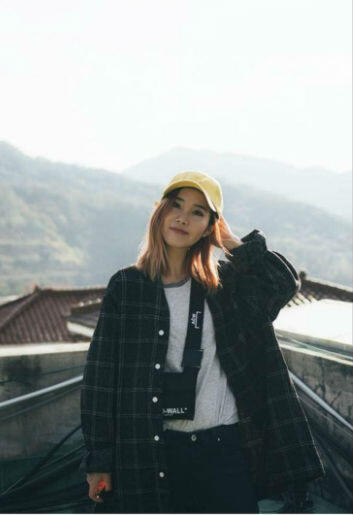 10 Inspirasi OOTD Kece Ala Joan Kim, Beauty Vlogger Asal Korea Selatan