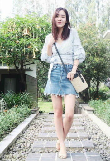 10 Inspirasi OOTD Kece Ala Joan Kim, Beauty Vlogger Asal Korea Selatan