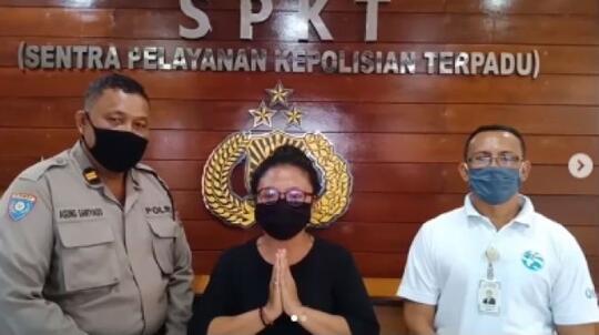 Terungkap! Ini Alasan Wanita Pasang Patung Nyi Roro Kidul