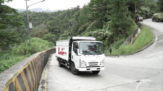Komparasi Mitsubishi Canter VS Isuzu NMR 71,Siapa Truk Pengangkut Cabe Yang Terbaik ?