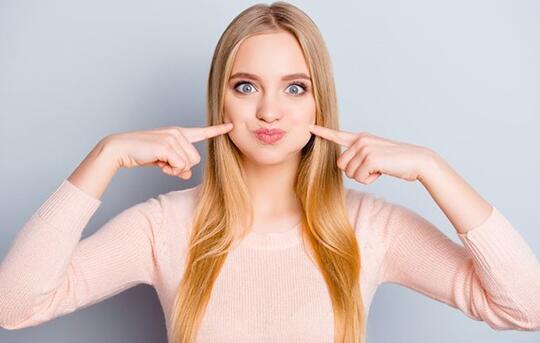 Tips Mudah Meniruskan Pipi Tanpa Bantuan Operasi