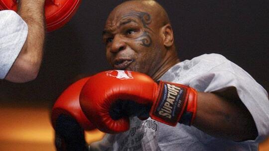 Mike Tyson Tantang Evander Holyfield Kembali