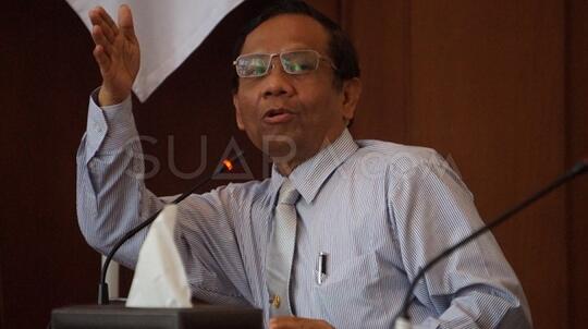 Fadli Zon Sebut RUU HIP Tak Penting, Mahfud Ketawa: Yang Usul Lembaga Anda