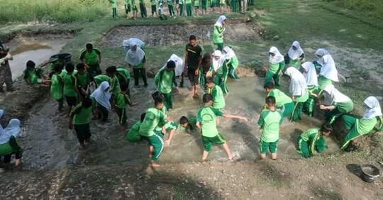 Bingung Liburan Ke Mana? Liburan Wisata Kampung Outbound Ajah!