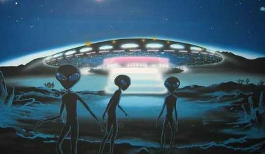 Pesawat Alien yang Melintas di Dekat Kapsul SpaceX Tertangkap Kamera, Benarkah?