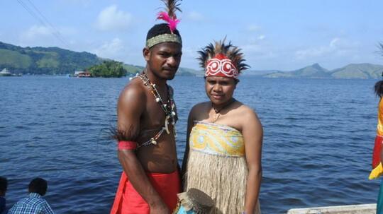 Inilah Pakaian Adat Yang Digunakan Untuk Menikah Orang Papua