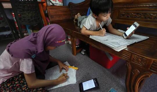 Dilema Dunia Pendidikan Sekolah Di Rumah, Belajar Dari Rumah Apakah Efektif?