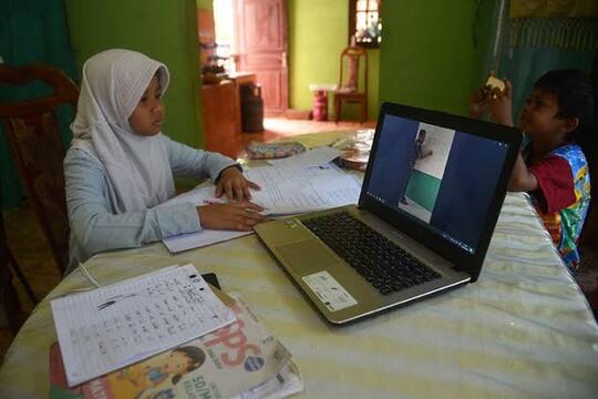 Dilema Dunia Pendidikan Sekolah Di Rumah, Belajar Dari Rumah Apakah Efektif?