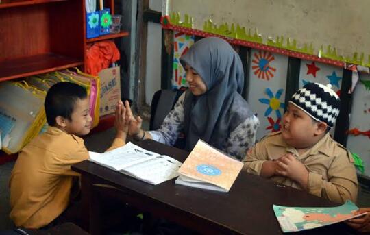 Dilema Dunia Pendidikan Sekolah Di Rumah, Belajar Dari Rumah Apakah Efektif?
