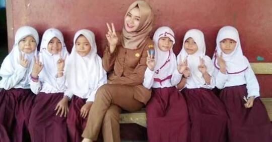 Dilema Dunia Pendidikan Sekolah Di Rumah, Belajar Dari Rumah Apakah Efektif?