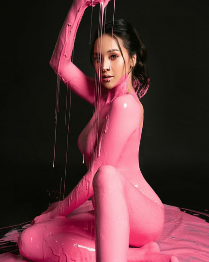 Gila Sih, Anya Geraldine Diguyur Cairan Pink Tambah Aduhai..