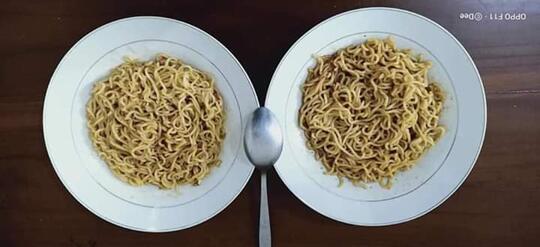 Sedang Viral, Inilah Perbandingan Side-by-side Antara Indomie Dari Jawa dan Luar Jawa