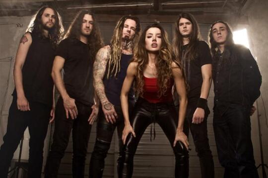 Deretan Vokalis Cewek Band Metal Dengan Suara Yang Menggelegar