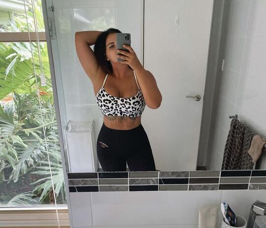 Yuk Intip Potret Renee Gracie, Pembalap Cantik Yang Alih Profesi Jadi Bintang Porno !