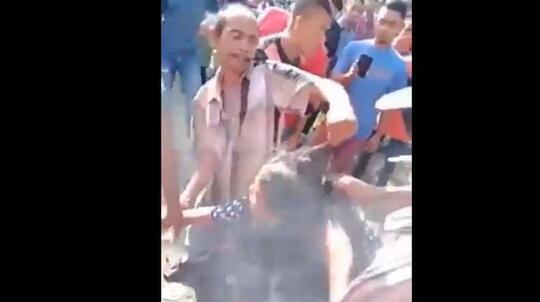 Heboh Wanita Dikeroyok, Dipaksa Buka Kerudung dan Dipotong Rambutnya