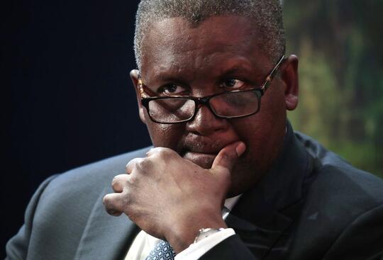 Mengenal Aliko Dangote, Orang Kaya yang Tarik Tunai 140 Miliar Buat Flexing Doang!