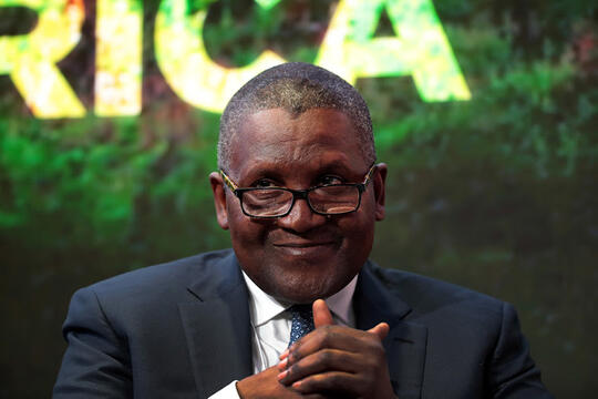 Mengenal Aliko Dangote, Orang Kaya yang Tarik Tunai 140 Miliar Buat Flexing Doang!