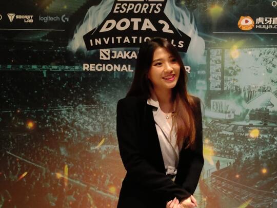 Salah Satu Caster Esport Tercantik di Indonesia. Siapa dia?