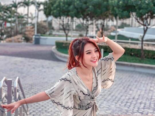 Salah Satu Caster Esport Tercantik di Indonesia. Siapa dia?