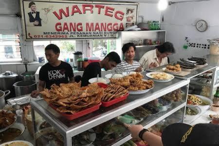 Pilih Mana Gan! Rumah Makan Padang Atau Warteg?