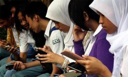 Ketika Fenomena "Sexting" Merajai Pengguna Gadget, Berikut 3 Fakta Mencengangkannya!