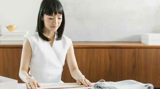 Apakah Gaya Minimalis Marie Kondo Cocok Diterapkan di Indonesia?