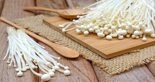 Bukan Hanya Jamur Entoki, Makanan Ini Ternyata Beresiko Terkena Bakteri Listeria Juga