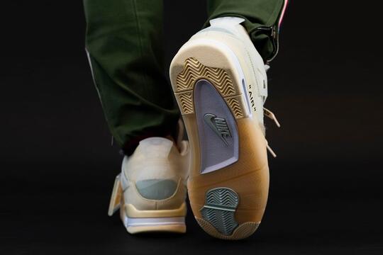 Kolaborasi Off-White dan Nike Hadir Kembali Melalui Air Jordan 4 “Sail”!