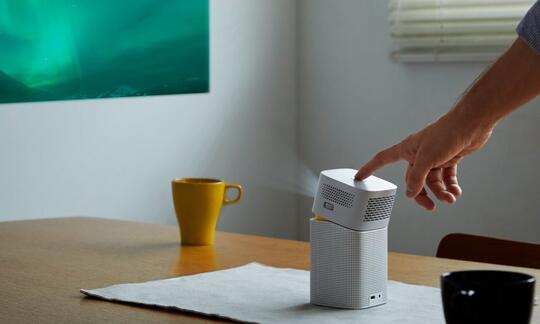 Review Mini Projector BenQ GV1